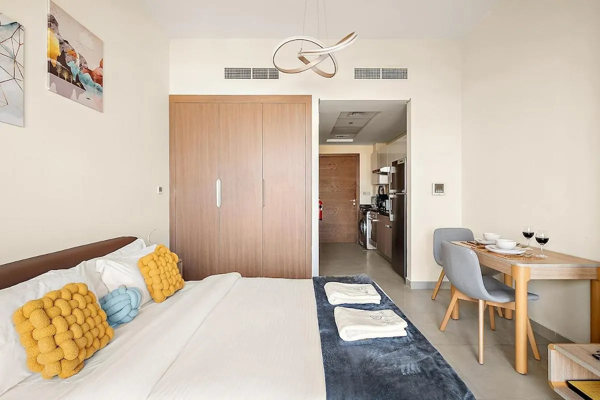 First Class Studio Classy Comfort Dubai Apartment